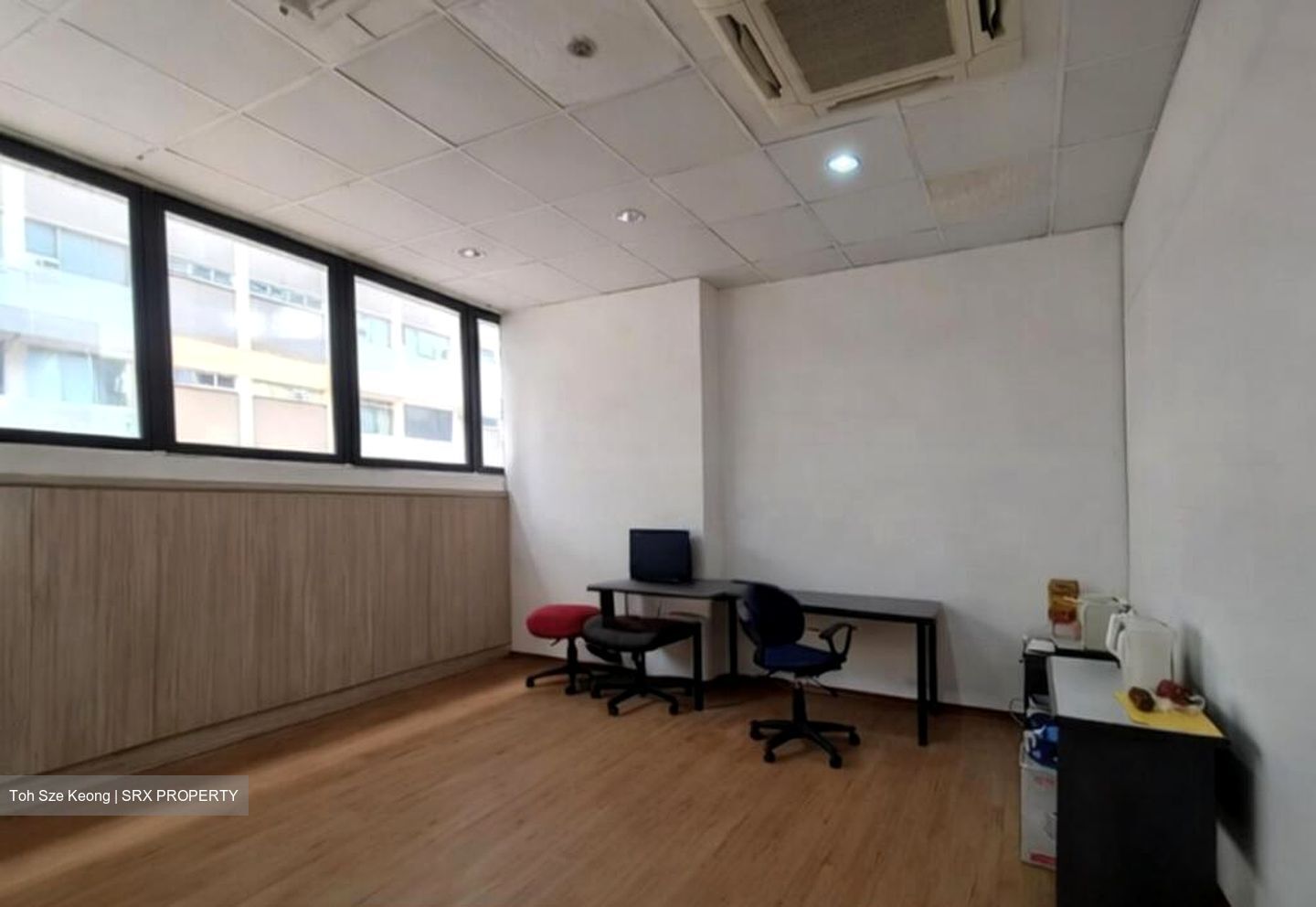 Bylands Building (D7), Office #512645671